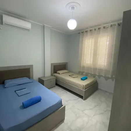 Guest Kolaj * Baks-Rrjoll